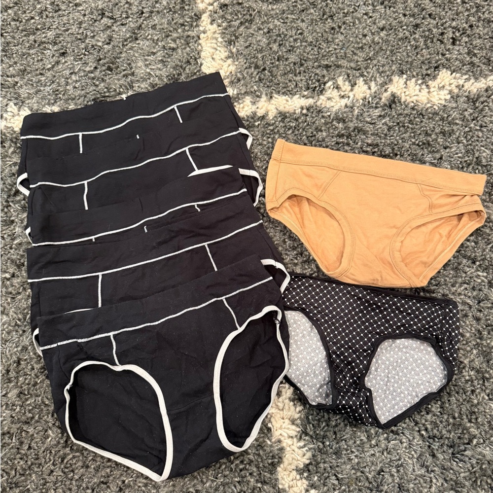Bundle of panties‎ size small